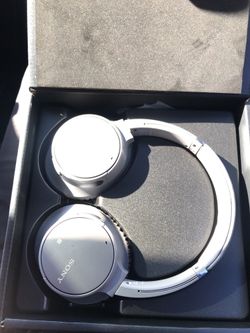 Sony headphones WH-CH700N