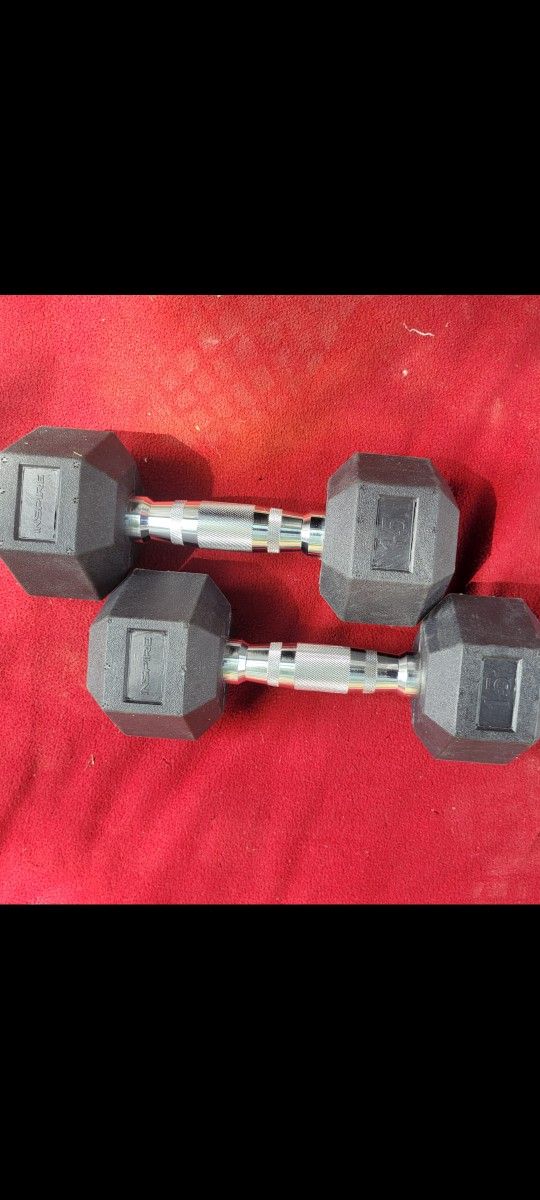 SET OF 15LB RUBBER COATED HEXHEAD DUMBBELLS TOTAL 30LBs
11525 S HALSTED DUNKIN DONUTS/7111.S WESTERN WALGREENS
35$ CASH ONLY AS IS