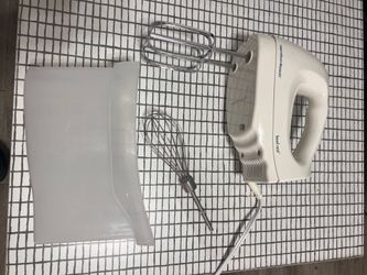 Hamilton Beach Hand Mixer with Bowl Rest