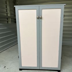 Storage cabinet