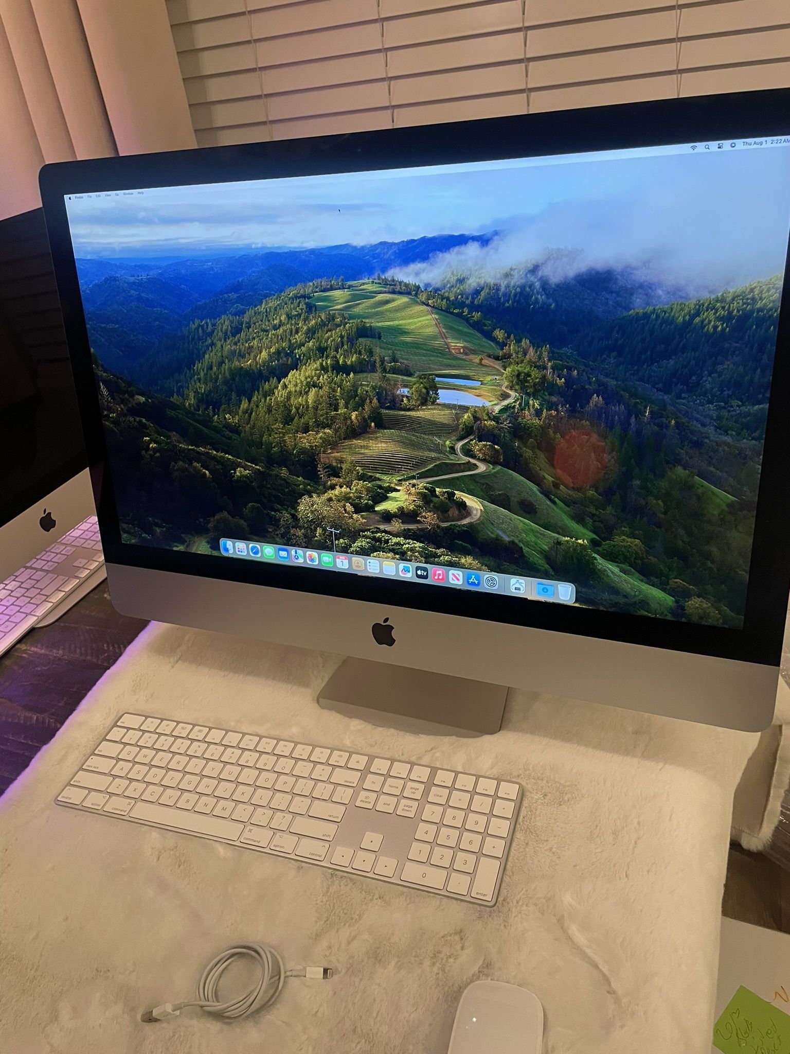 2019 Apple iMac 27-inch 5k Retina Display 32gb Ram 3ghz Intel Core i5 Processor 500gb Storage. macOS sequoia. Wired Keyboard And Mouse. Works Great 