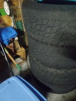 Nitto grappler 4 ties size 275/55/20