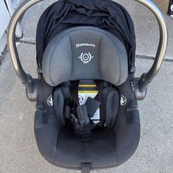 Uppa Baby Aria Car Seat with Base