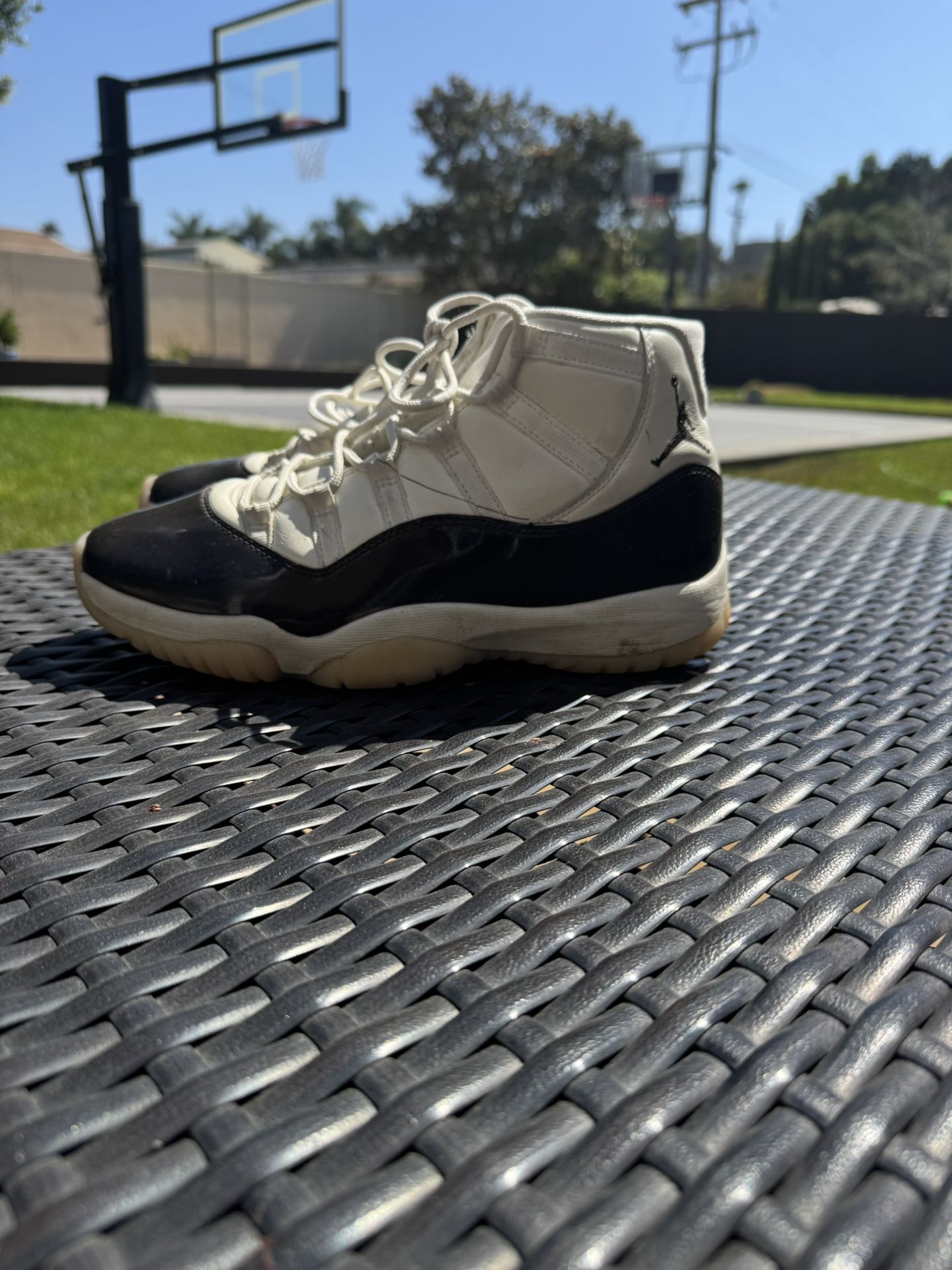 Jordan 11 Neapolitan Size 9