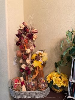 Dried Floral Arrangement with Wicker Tray set of 7