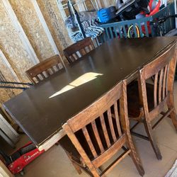 Wood Dinning Table With 4 Chairs 