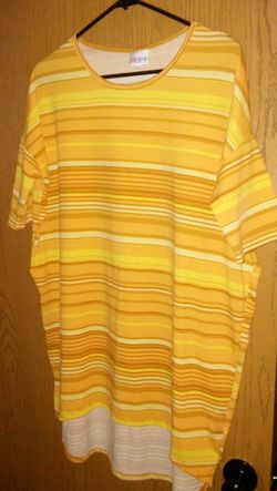 Lularoe top sz small fits like a large...nwot