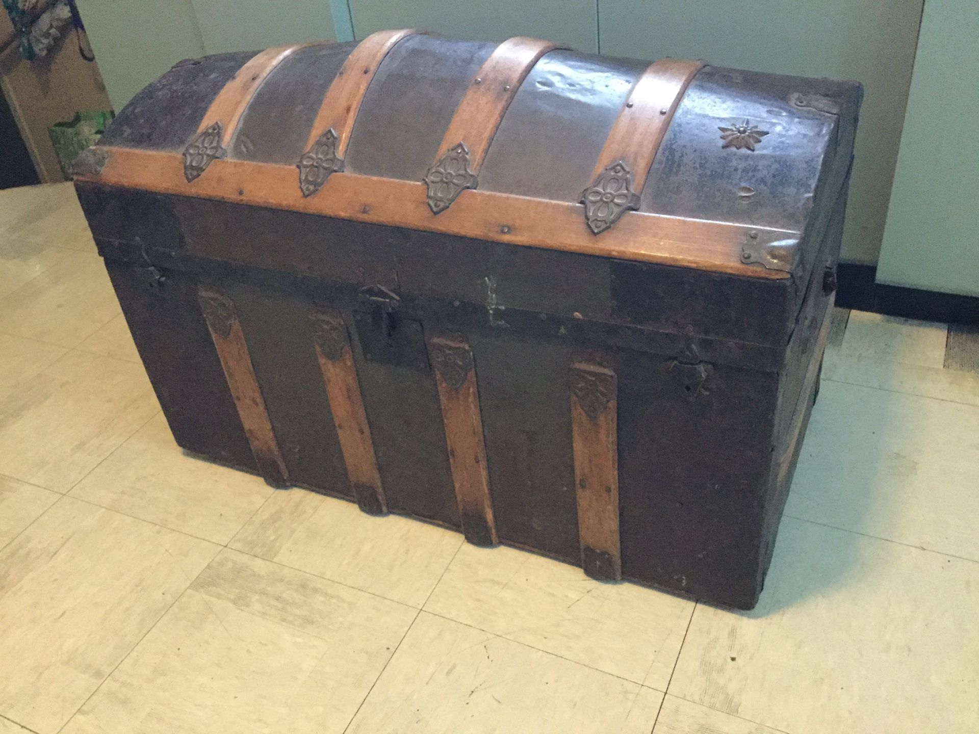 Vintage Steamer Trunk for Sale in Campbell, CA - OfferUp