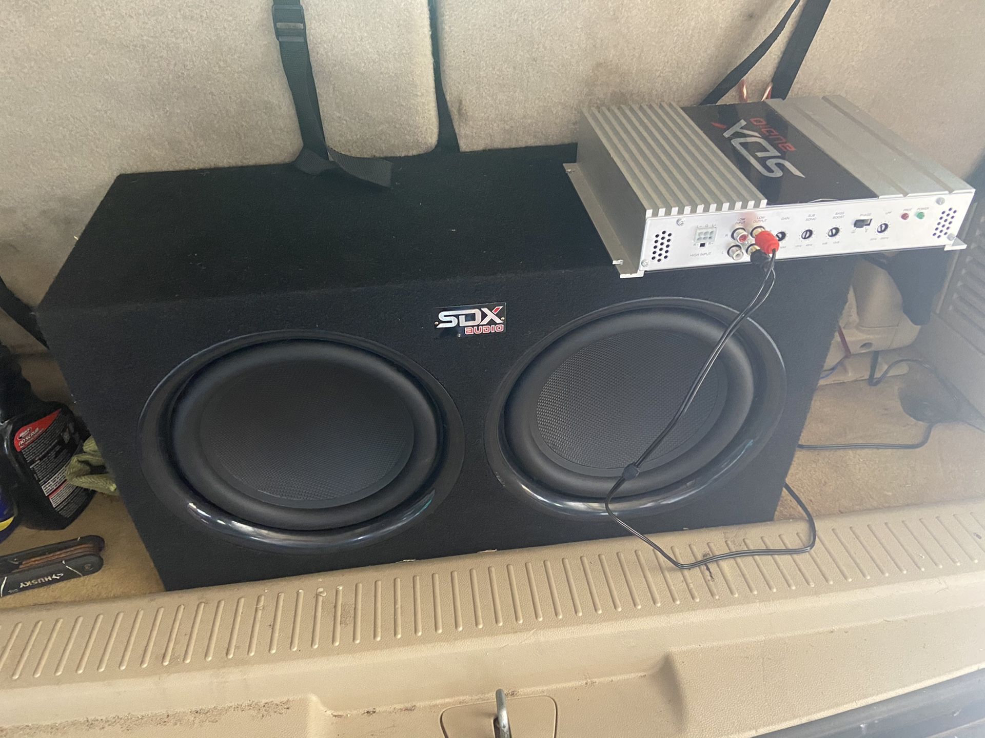 2 SDX 10s with box an 600 watt SDX amp