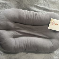 Snuggle me Infant Lounger And Cover