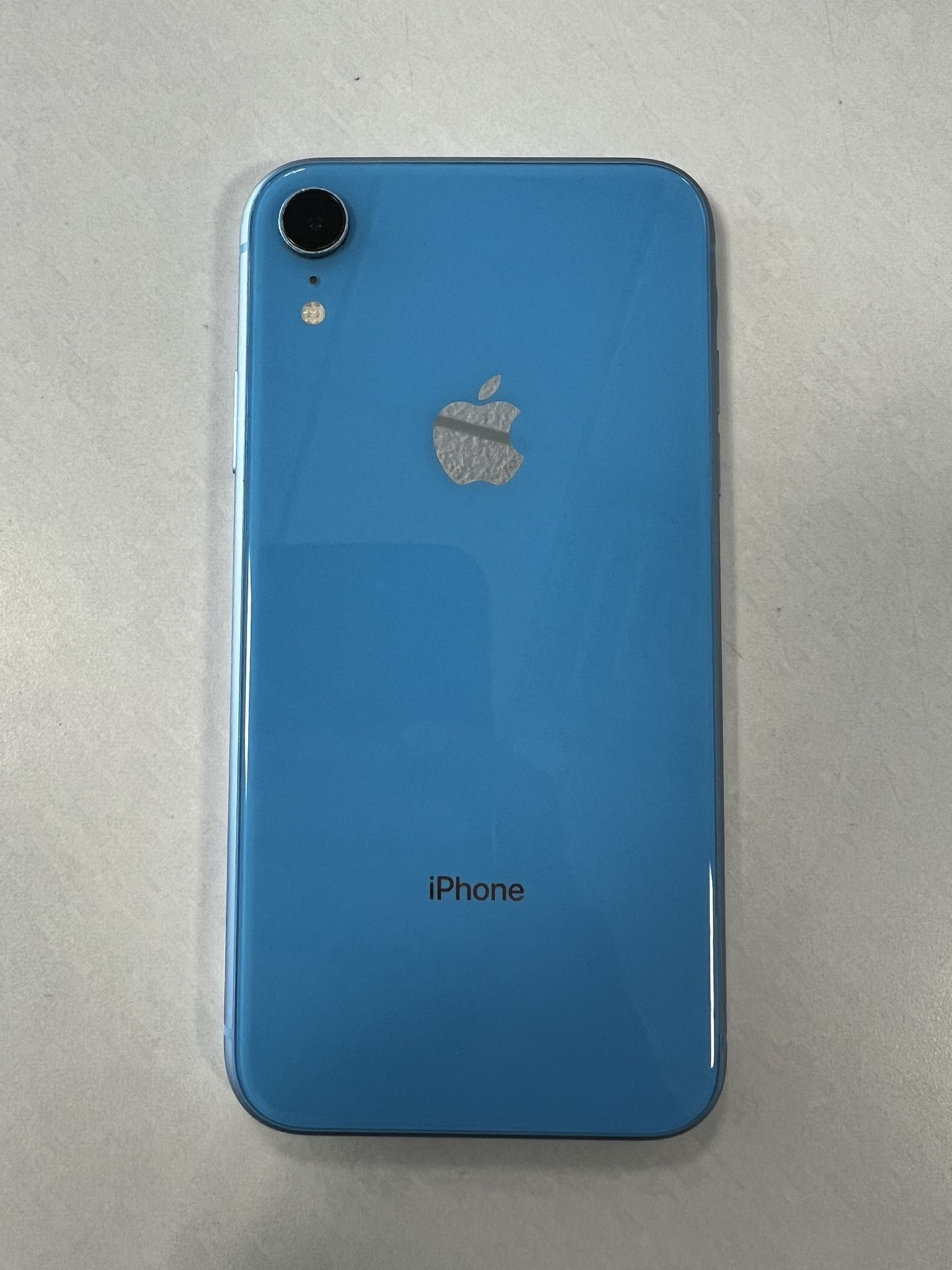 iPhone XR 128GB UNLOCKED