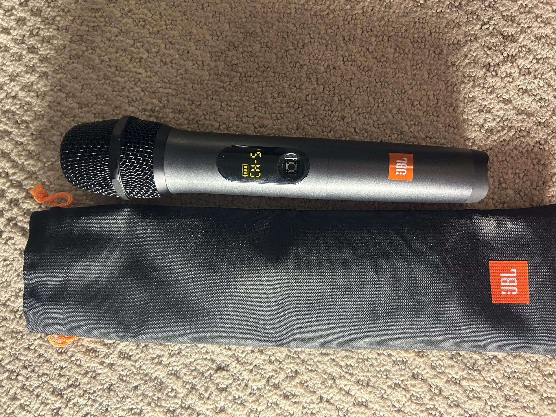 JBL MICROPHONE WITH CASE