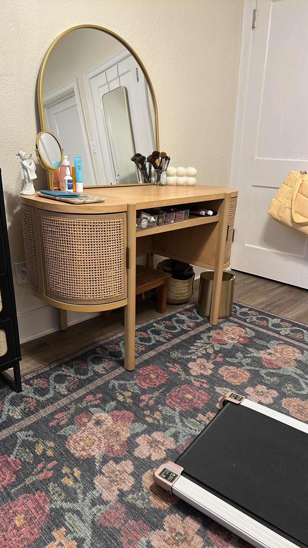 Target Desk