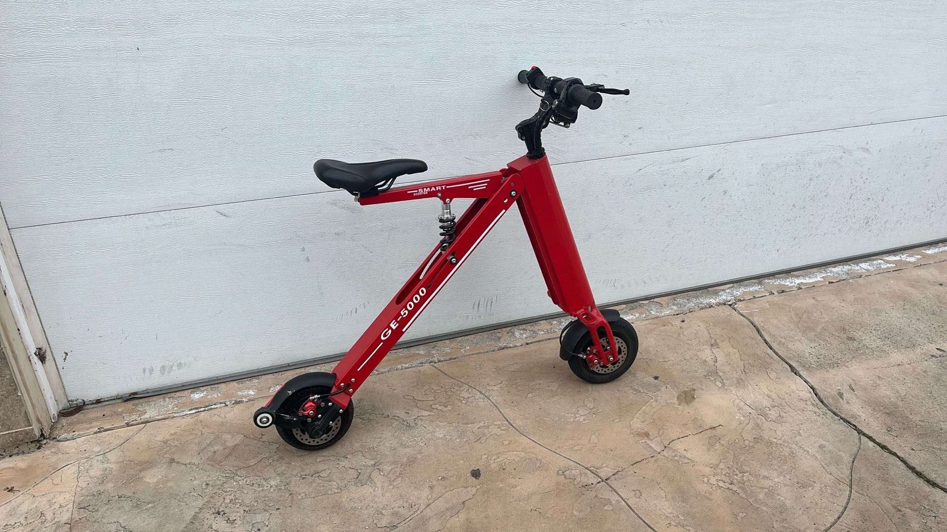 GE 5000 Folding Smart Scooter W Charger & Key
