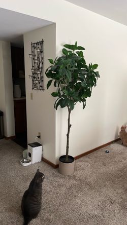 Plastic tree decoration