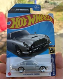 Hot Wheels Aston Martin 1963 DB5 Goldfinger Edition