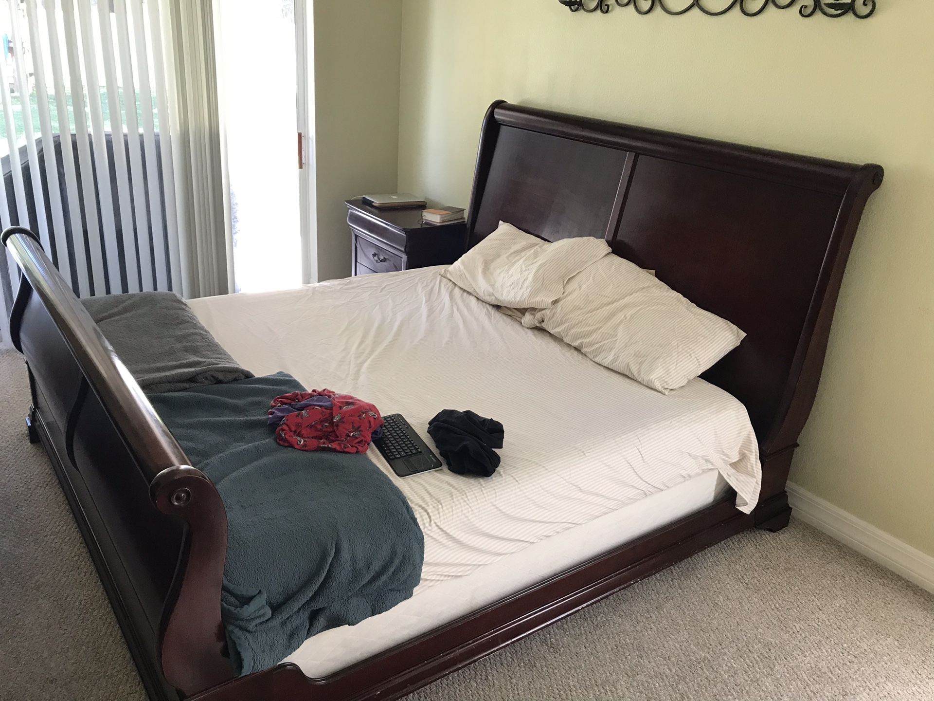 Haverty furniture (used) cherry wood color: Tv stand-bookcase 58x18x33 nightstand (2) 17x30x28 king size bed Tv stand $150 Both night stands
