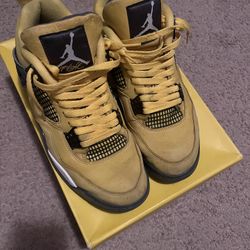 Jordan 4 Lightning