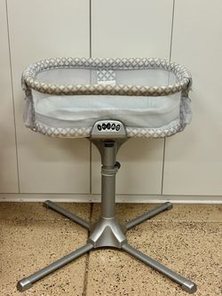 HALO BassiNest Luxe Swivel Sleeper