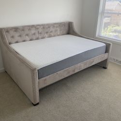 Day Bed Frame / Couch Bed 