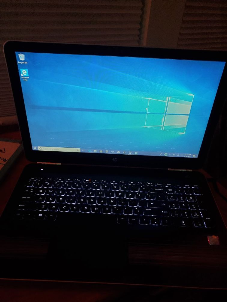 LAPTOP HP Pavilion Touchscreen HD 15.6" Notebook 15-au057cl, Intel Cor