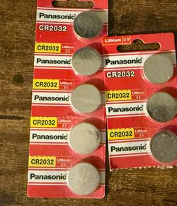 Panasonic CR2032 3.0 Volt Long Lasting Lithium Coin Cell Batteries in Child Resistant, Standards Based Packaging
