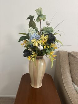 Pottery vase with two color schemes with weaved band at top 15” tall, base is 5.5 w flowers included