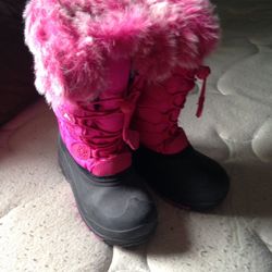 Girl snow boots size 13