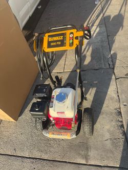 Dewalt by Honda Engine 3600psi as is c/r  Used Like Condition