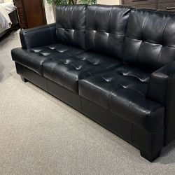 🎀Hinsall Exposed Wood Feet With Dark Brown Sofa
Homelegance