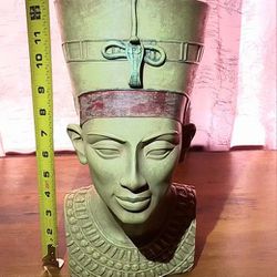 Estate Sale Figures And Statues Of Egypt Sphynx Pharoh Nefertiti Candle Holder