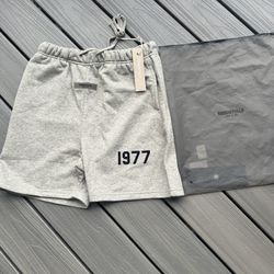 (Brand New) Fear of God Essentials Essentials Shorts 'Dark Oatmeal'