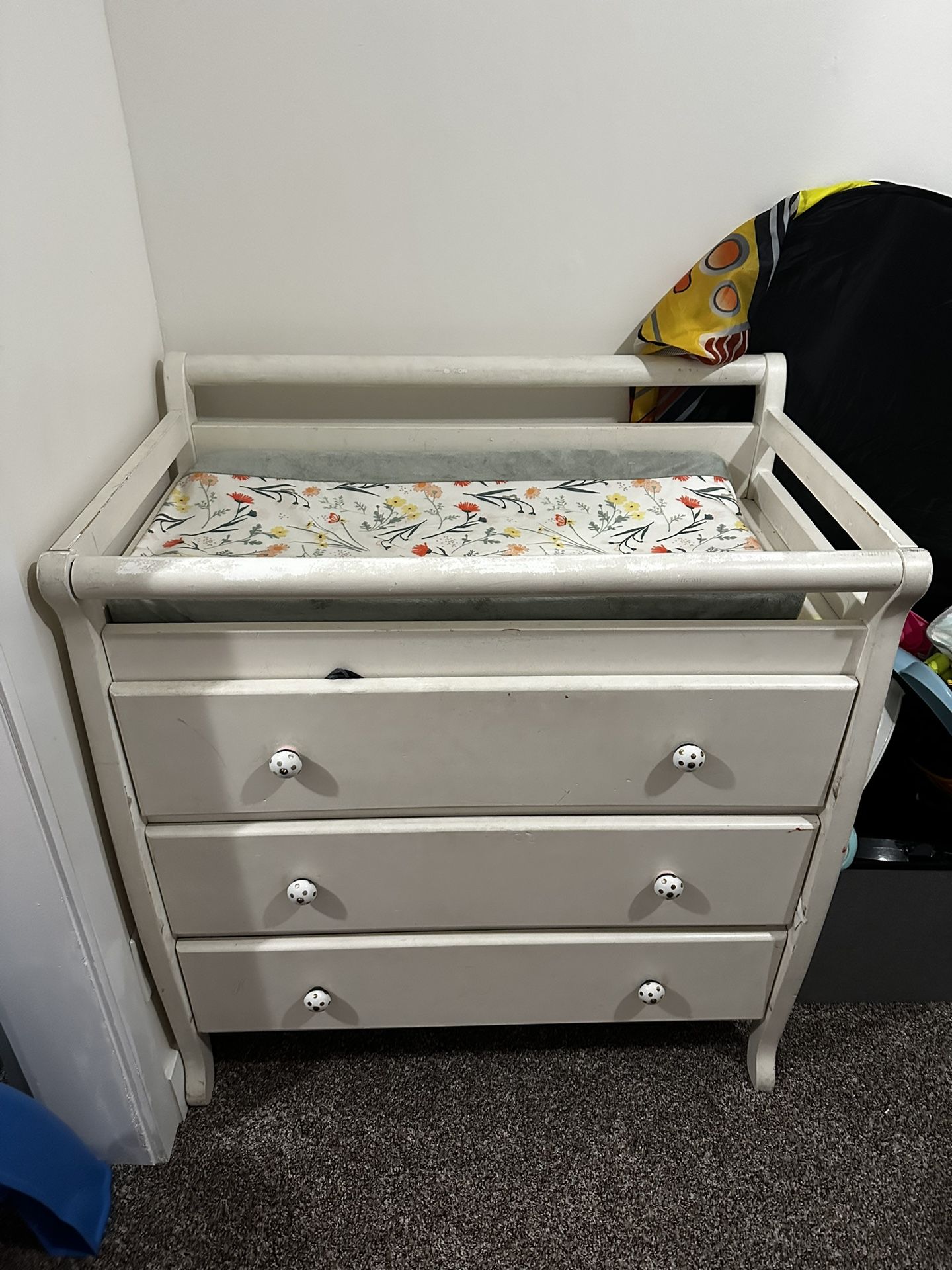 Dresser/baby Changing Table