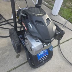 Yamaha  3100 2.4 pressure  washer