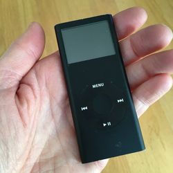 Apple Ipod Nano 2nd Generation 8gb *For Parts or Repair*