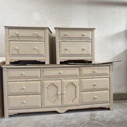 Dresser with 2 night stands
