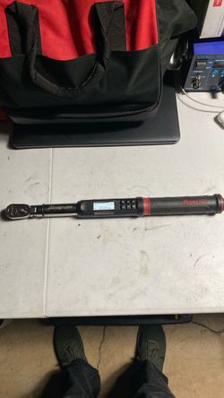 Snap on 3/8 drive digital torque wrench.
