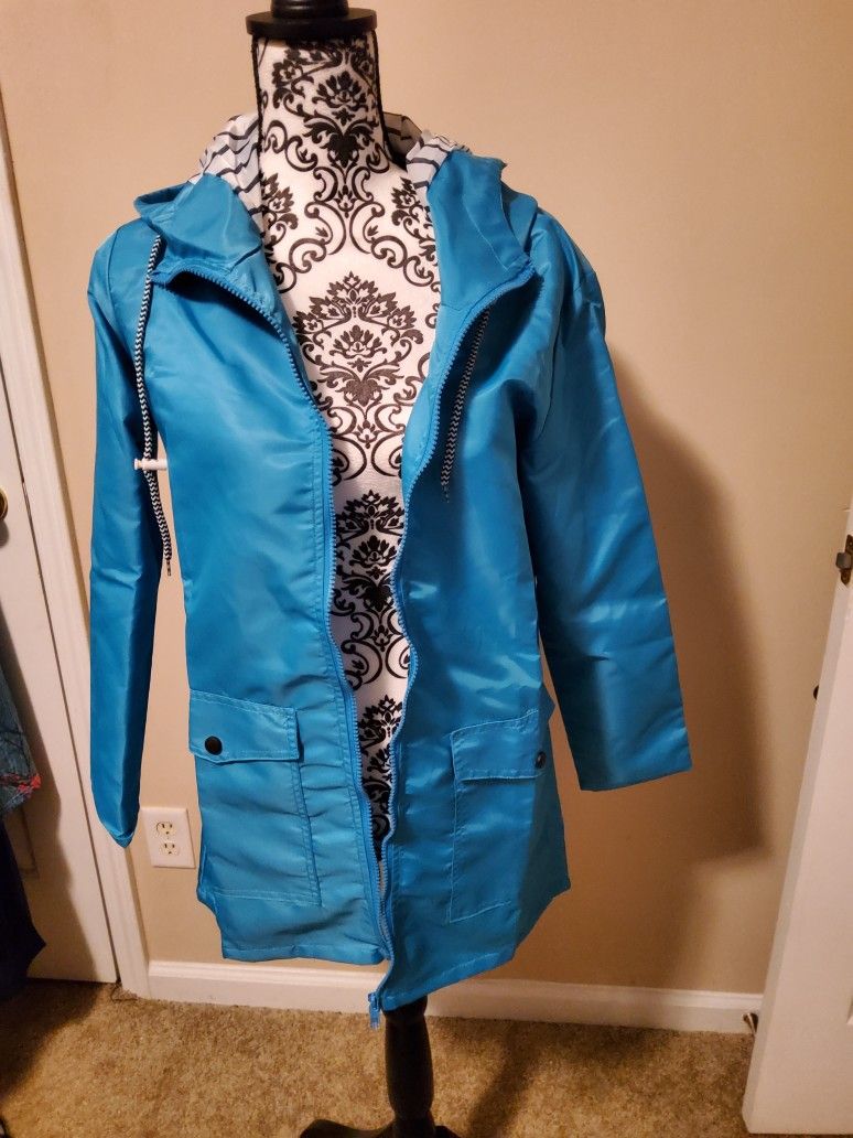 Women Hooded Raincoat Size Small