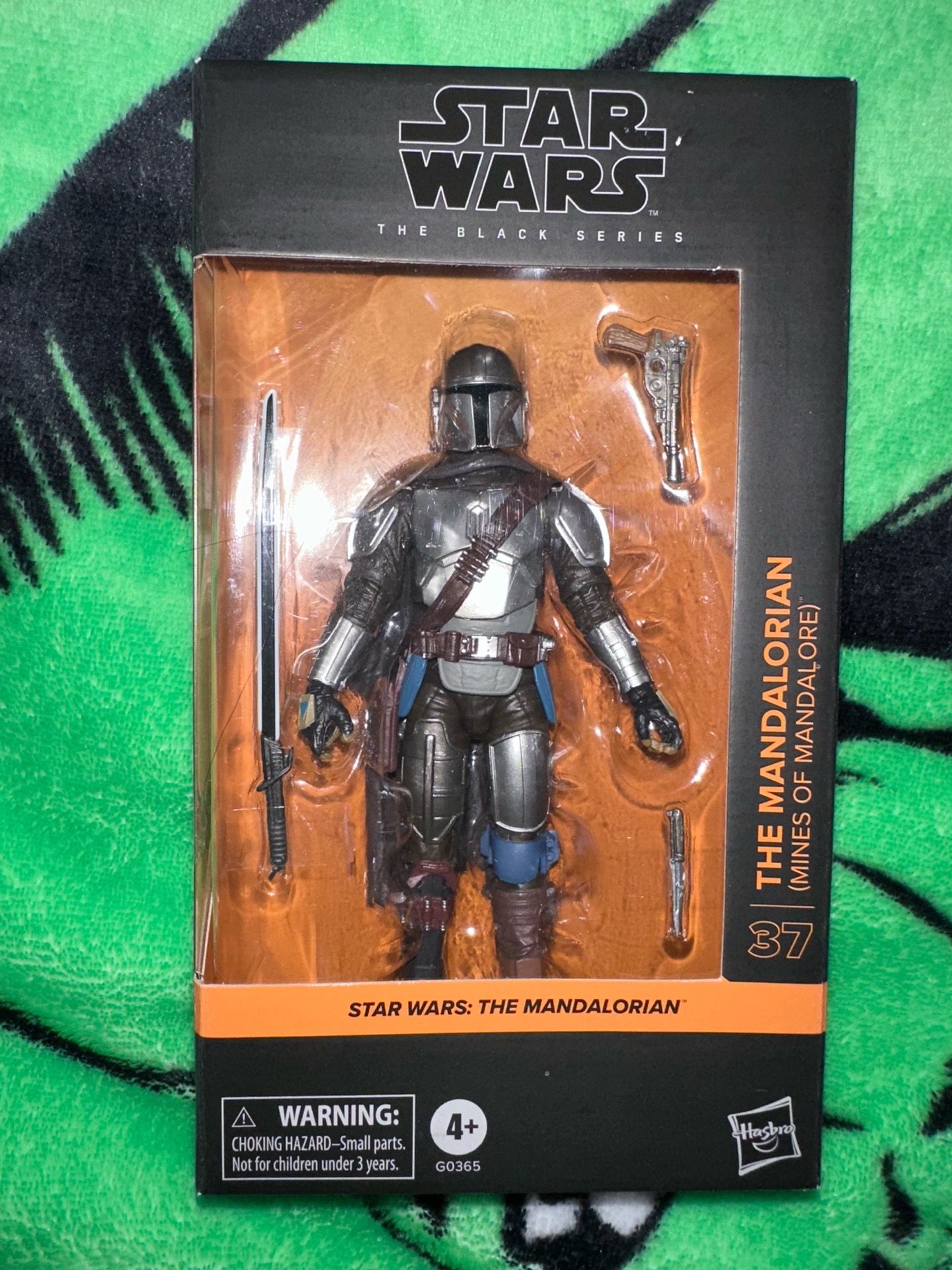 STAR WARS THE BLACK SERIES: #37 MANDALORIAN MINES OF MAND. - 6" FIGURE - HASBRO