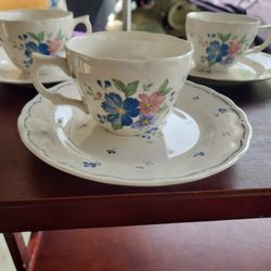  6 Set Saucer And Cup .