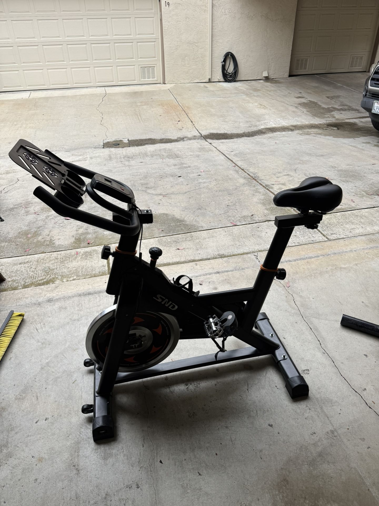 SND Magnetic Resistance Exercise Bike