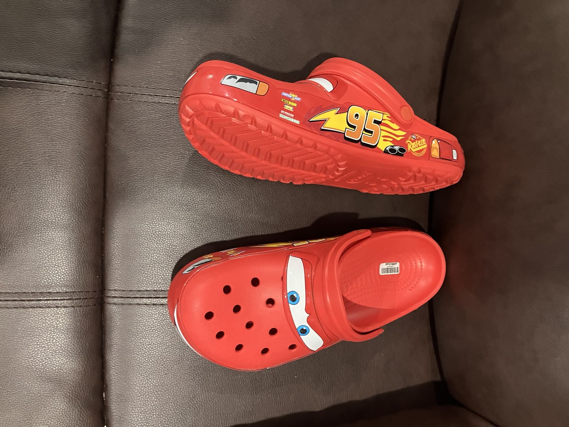 Retail Reference Lightning McQueen Crocs!! ⚡️🏎 : r