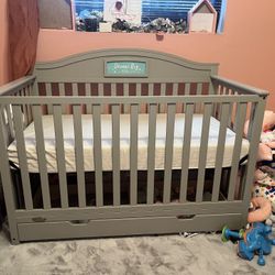 Graco Story Customizable 5-in-1 Convertible Crib With Drawers 