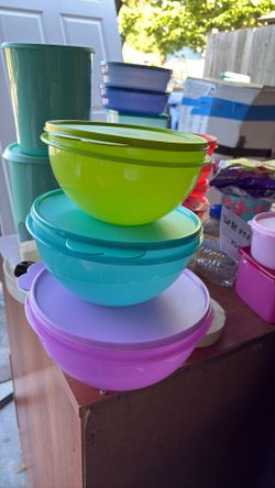 Tupperware set