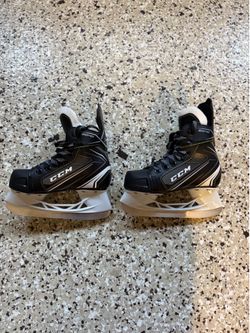 CCM Tacks 9040 Youth Hockey Skates – Size 11Y