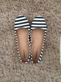 Size 9 flats