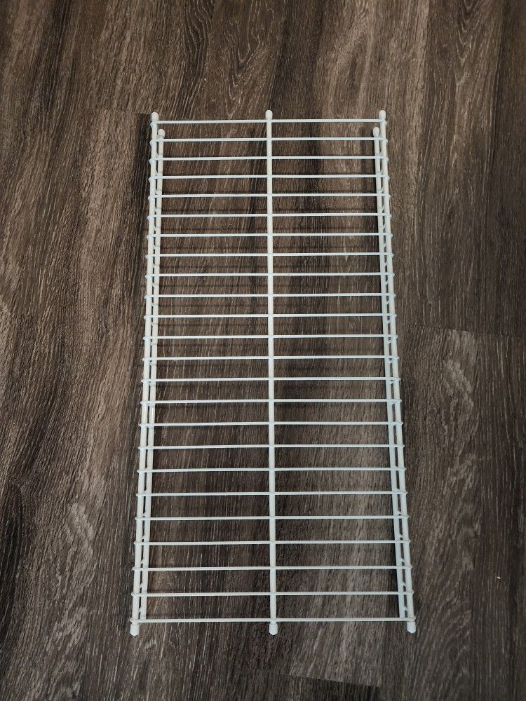 Rubbermaid Hanging Shelf Kit