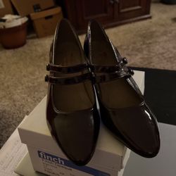 NEW  Aerosols Burgundy Patent Leather Pumps