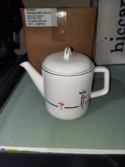 Vintage Riva Designs Tulip Tea Pot