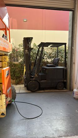 Industrial Forklift with Overhead Guard